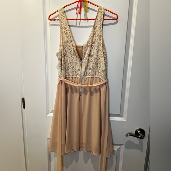 Forever 21 Womens Sleeveless Pastel Pink Floral Dress Size Medium - Picture 2 of 8